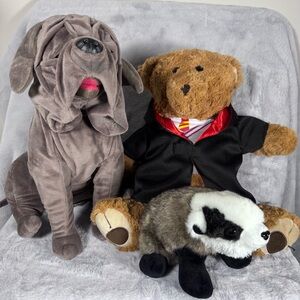 Harry Potter Plush Bundle – Fang, Hufflepuff Badger & Teddy Bear in BAB HP robe
